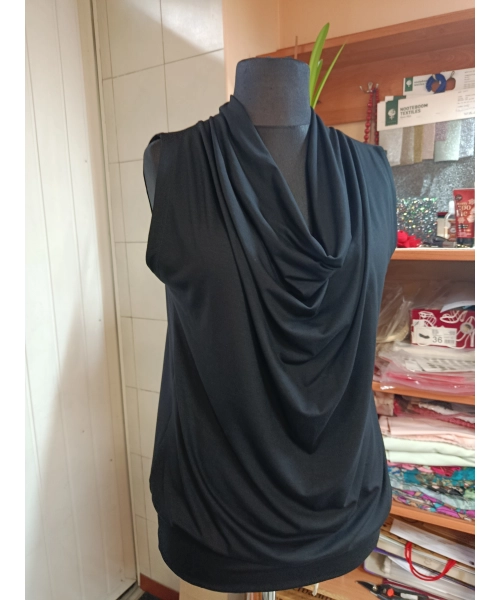 Tunika Alma - czarna z lejącym dekoltem typu woda